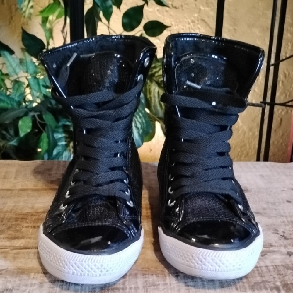 Z021 Stylish Black High-Top Sequin Sneakers